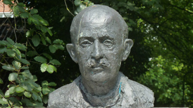 bust of Max Planck